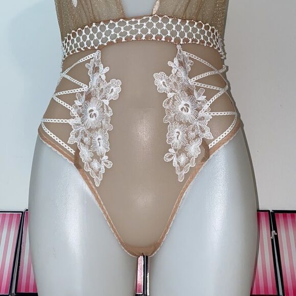 🔥NEW!! VICTORIA SECRET EMBROIDERED TEDDY - Picture 11 of 11